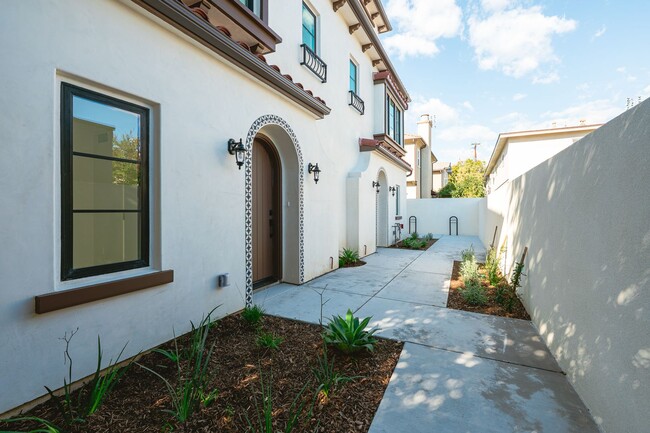 Building Photo - Brand-New Luxury Townhomes in Arcadia’s Top School District