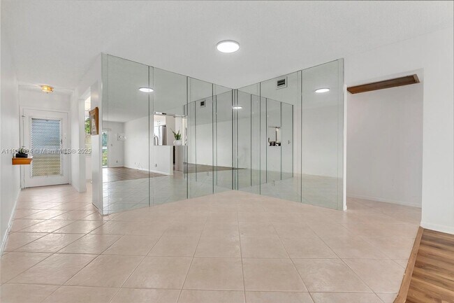 Building Photo - 2504 Antigua Terrace