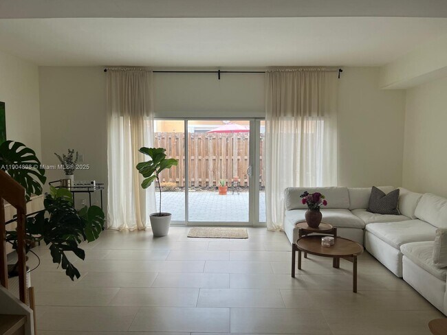 Building Photo - 14305 SW 57th Ln