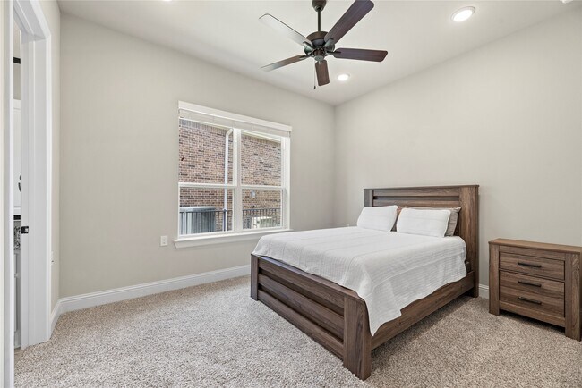 Building Photo - 10823 Painted Crescent Ct