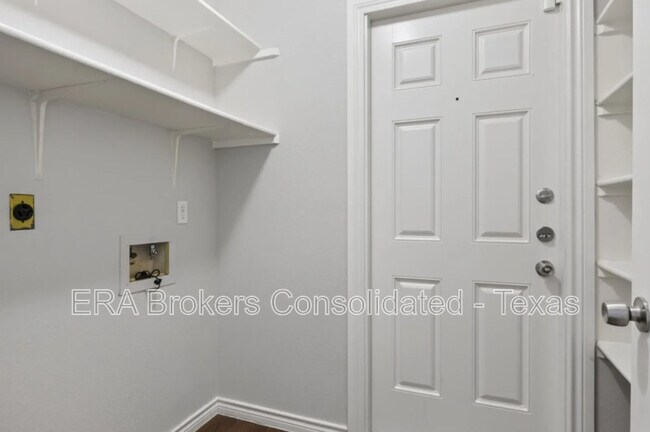 Building Photo - 10341 Flatland Trail