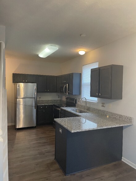 Building Photo - 10405 Ethel St