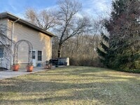 Building Photo - 305 Idaho