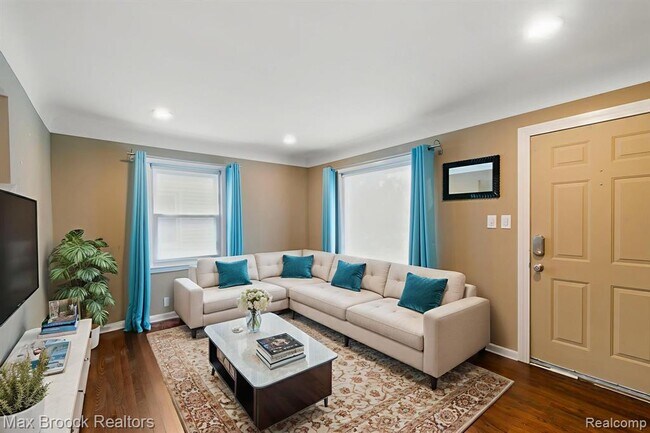 Building Photo - 3602 Elmhurst Ave