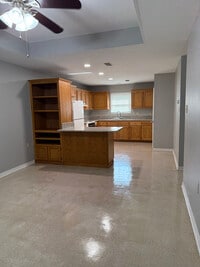 Building Photo - Crystal Lake Apartments