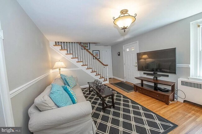 Building Photo - 412 Grange Rd