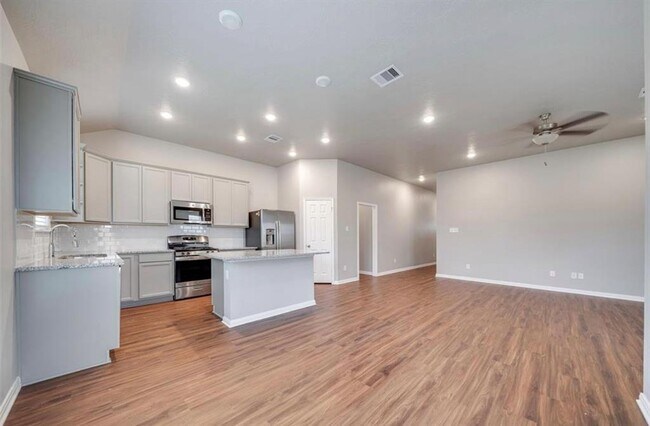Building Photo - 1134 Tomball Downs Dr