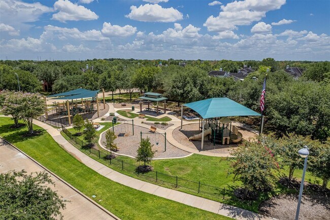 Building Photo - 4902 Lake Catherine Ct