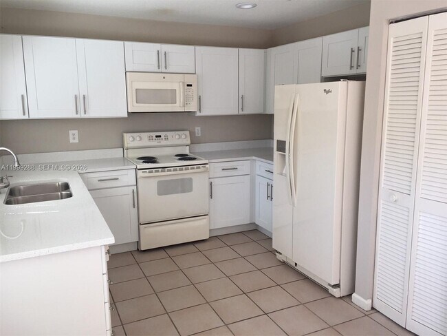 Building Photo - 9721 SW 155th Ave