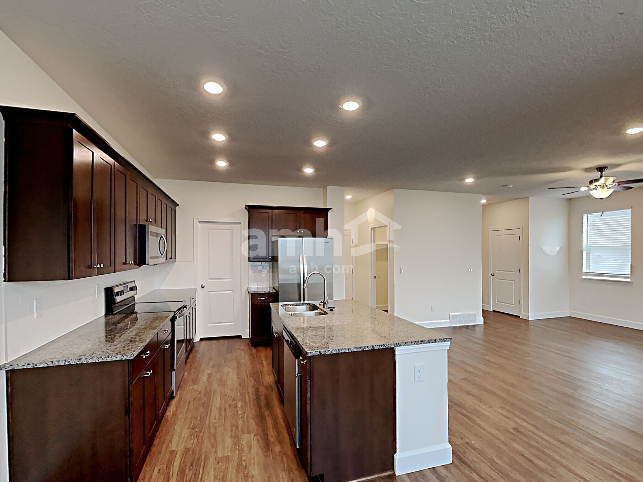 Building Photo - 2445 E Tumbleweed Rd