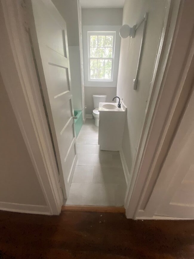 Building Photo - 120 S Main St