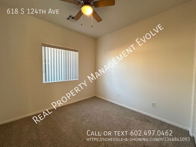 Building Photo - 618 S 124th Ave