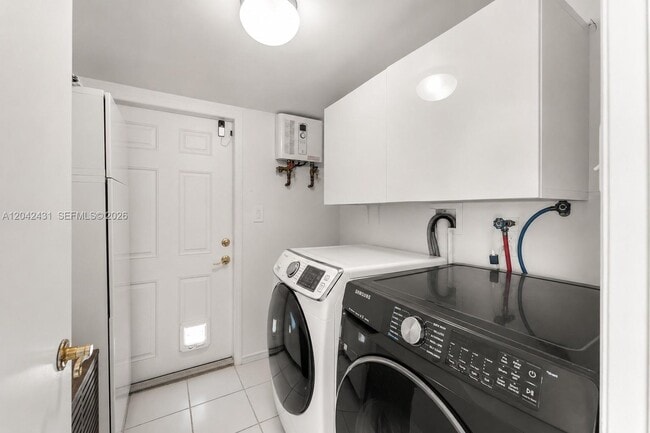 Building Photo - 7924 SW 50th Ct