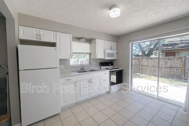 Building Photo - 449 2nd Ave