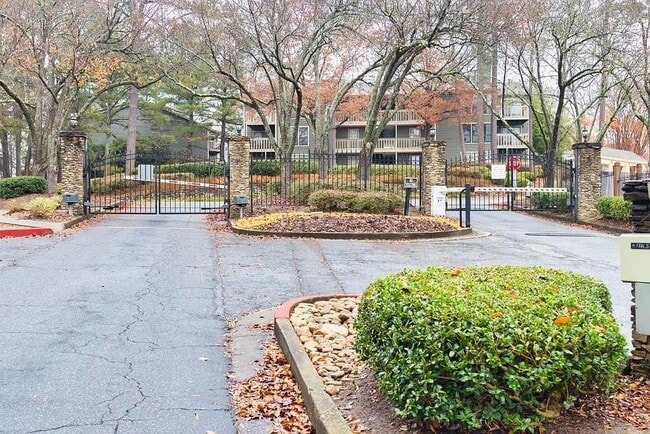 Building Photo - 4630 Vinings Central Run SE