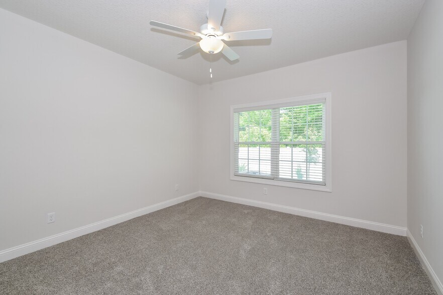 Building Photo - 1105 Walker Point Way
