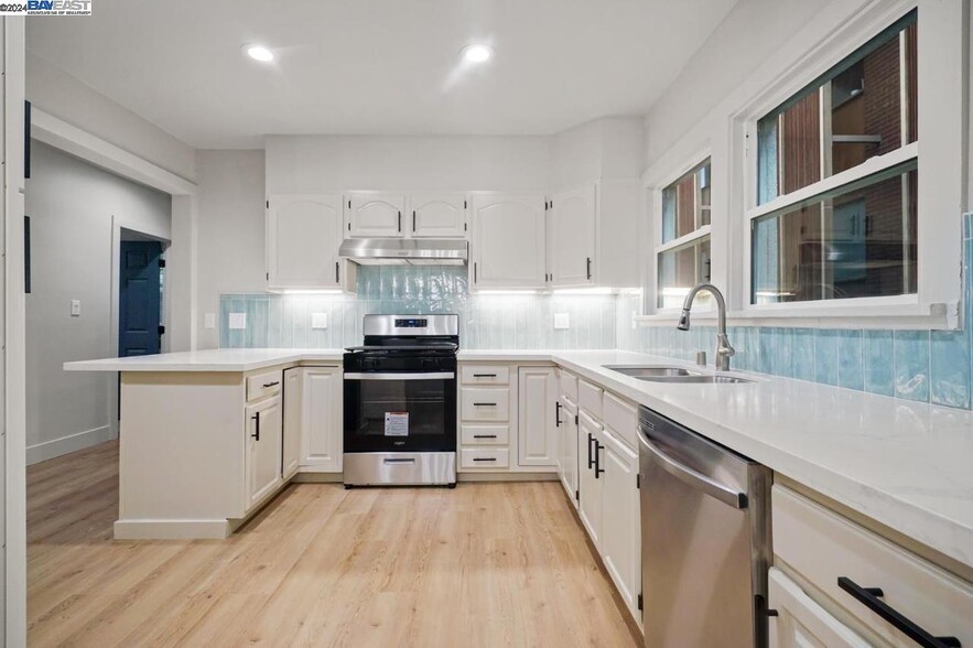 Primary Photo - 3028 Colby St