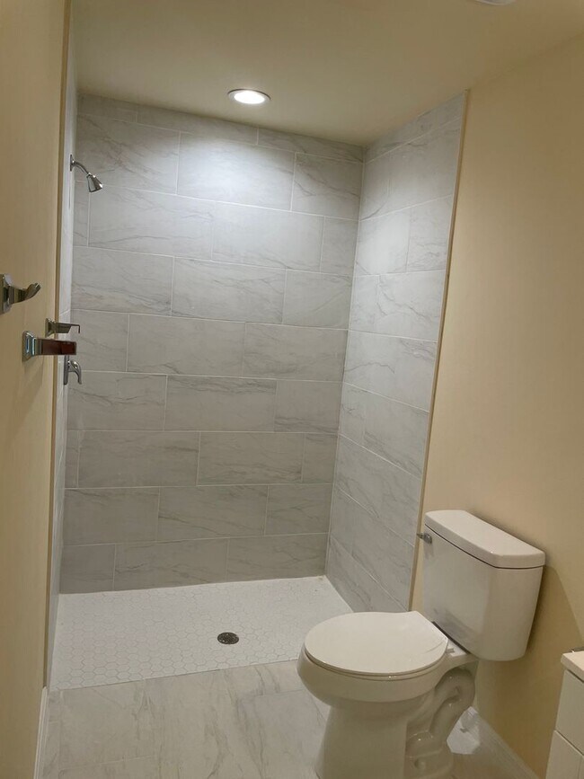 Building Photo - Duplex in Cape Coral! 3-bedroom 2-bathroom...