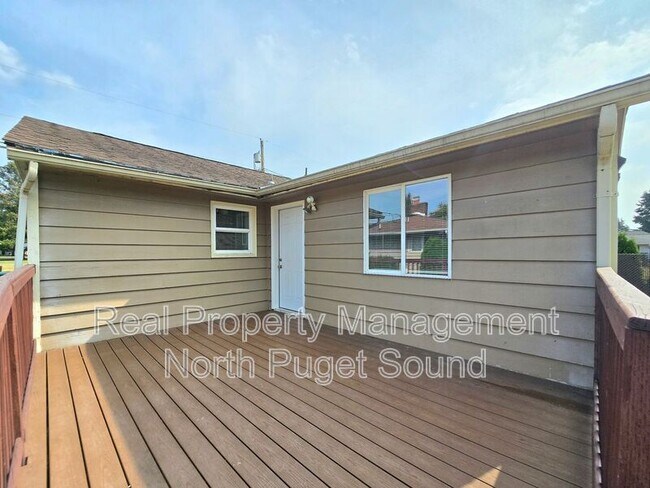 Building Photo - 1083 Alder Ave