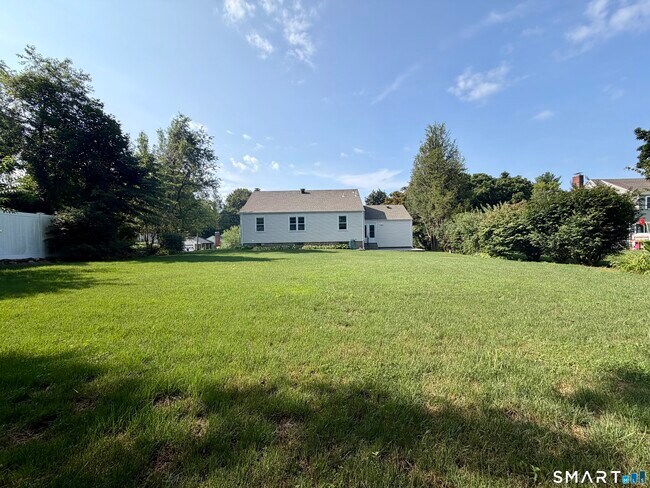 Building Photo - 110 Collett St