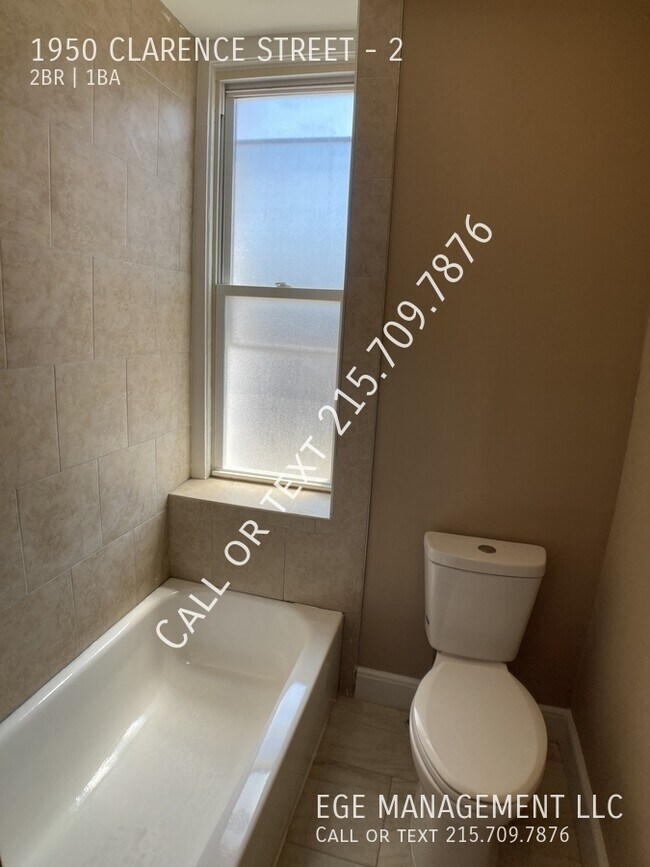 Building Photo - 1950 Clarence St