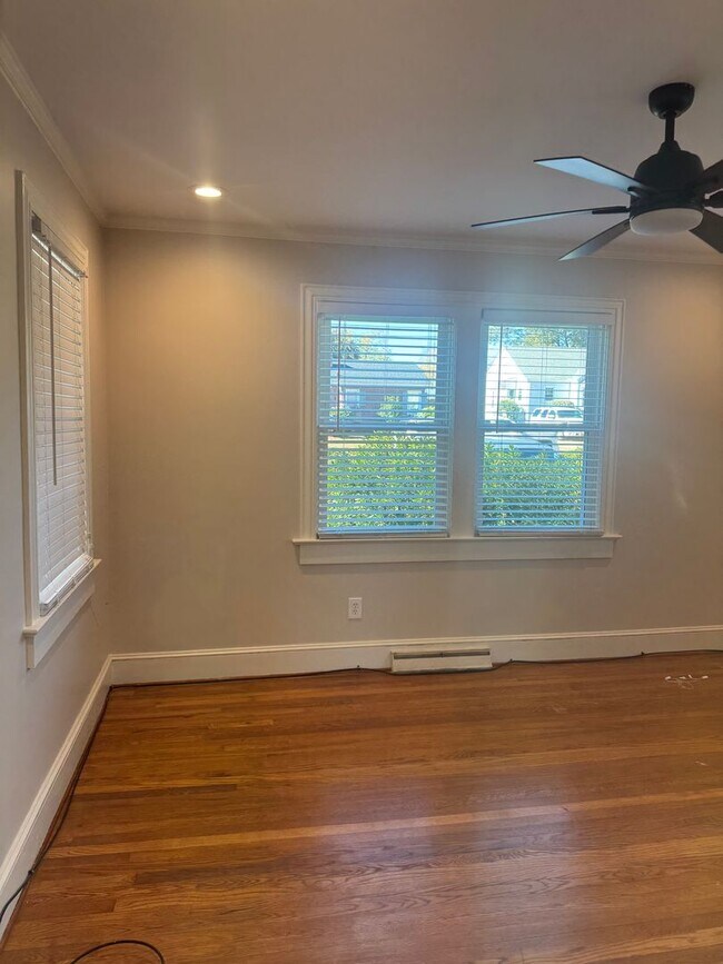 Building Photo - Fantastic Location & Price......More pictures to come!