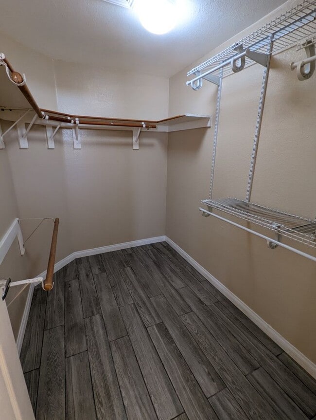 Building Photo - 4932 Dunvegan Ct