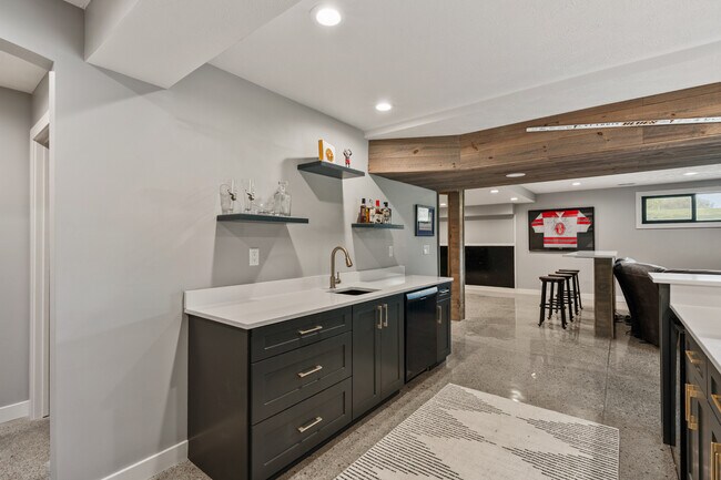 Building Photo - 4606 S 184th Plaza