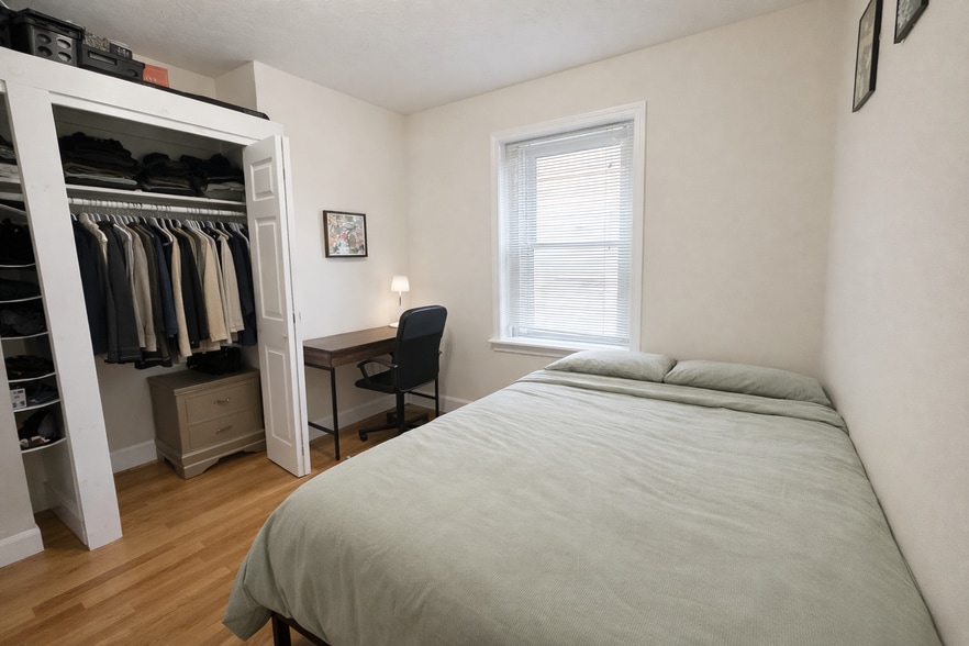 Building Photo - 1056 Cambridge St