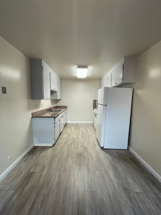 Kitchen - 1191 Brace Ave