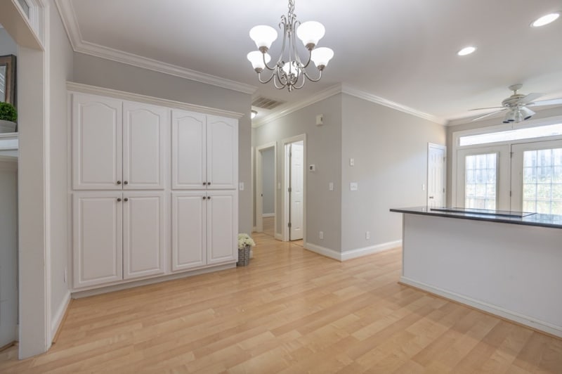 Building Photo - 1955 Oxford Ct