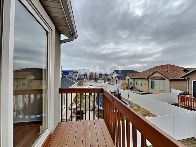 Building Photo - 5003 W Diamondback Dr
