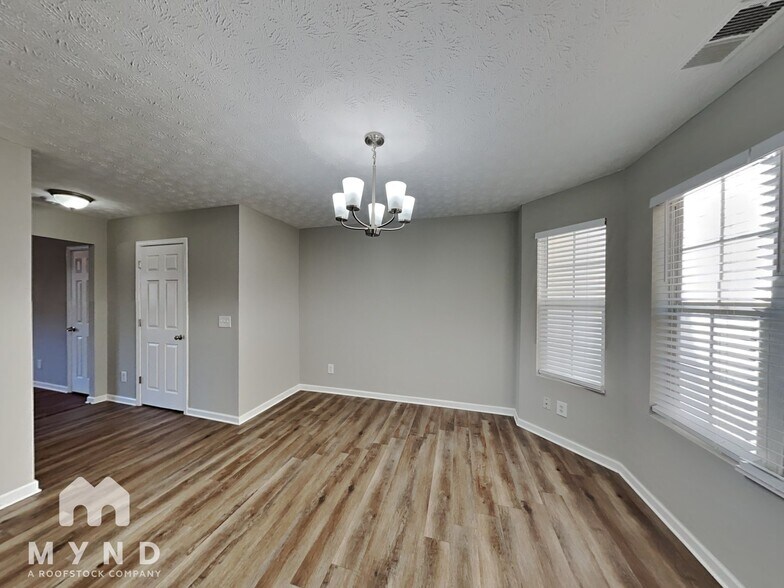 Building Photo - 5757 Strathmoor Manor Cir