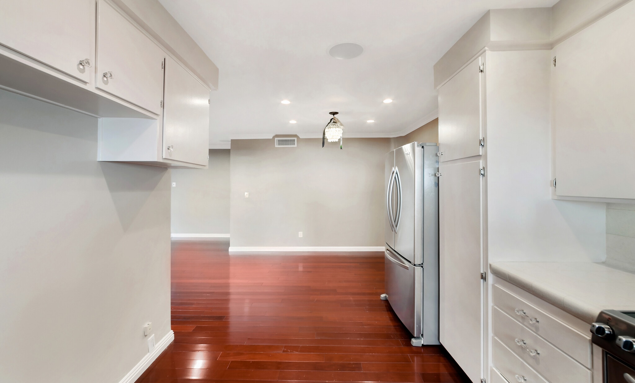 Building Photo - 1734 N Fuller Ave