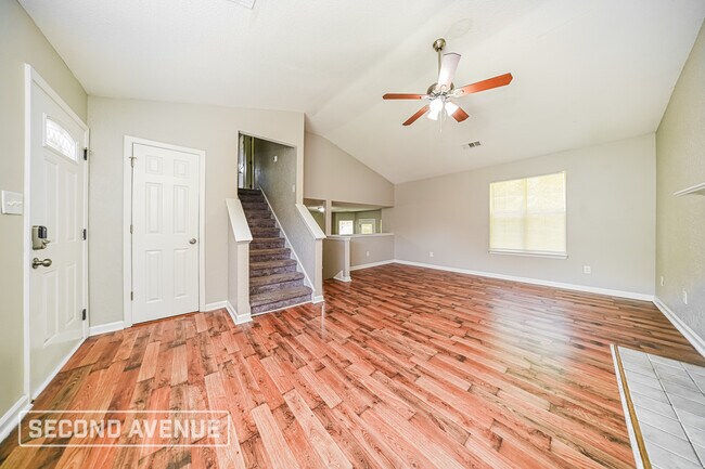 Building Photo - 320 Brookside Dr