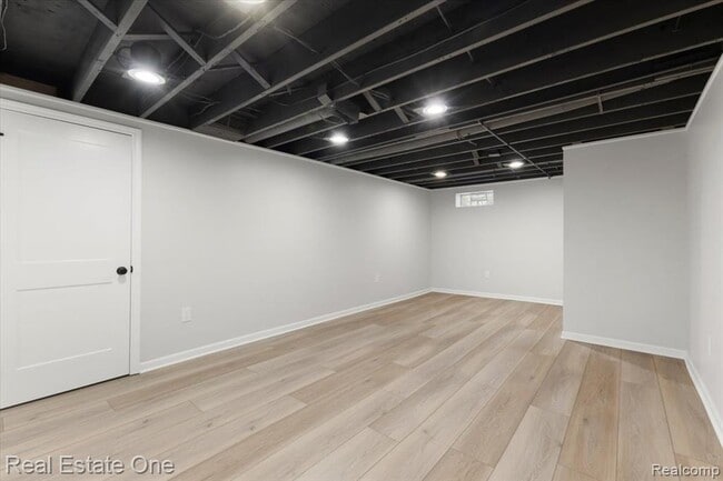 Building Photo - 1568 Grandview Dr