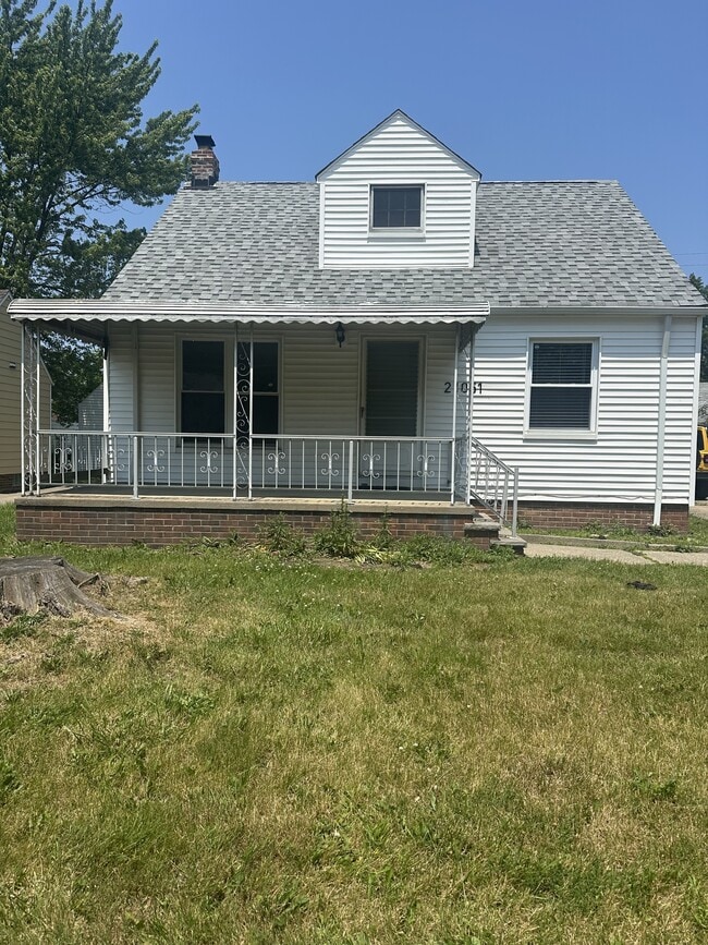 Primary Photo - 21051 Nicholas Ave