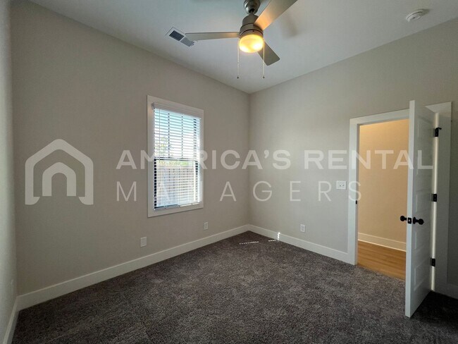 Building Photo - Home for rent in Hoover! Available to View Now!!!