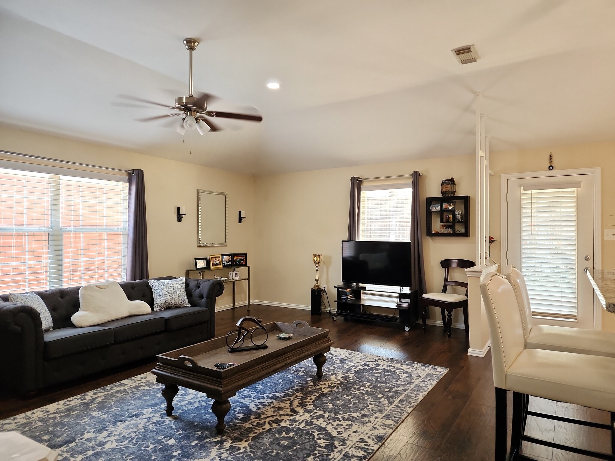 living room - 605 Blair Dr