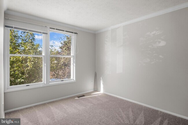 Building Photo - 3390 Longbow Ct