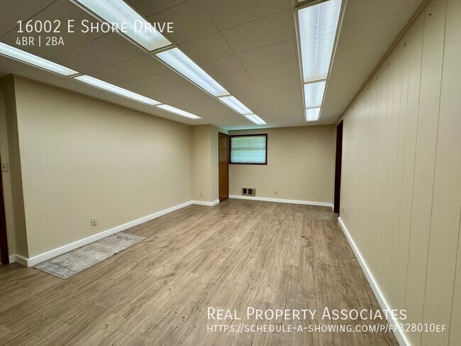 Building Photo - 16002 E Shore Dr