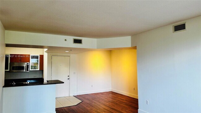 Building Photo - 2775 NE 187th St