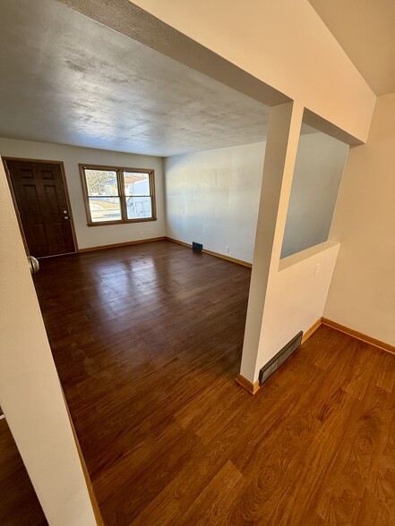 Living room - 1616 Sunset Ridge Dr