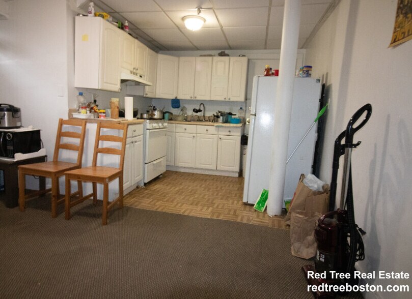 Primary Photo - 242 Hemenway St