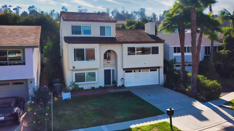 Building Photo - 3018 Oakwood Ln