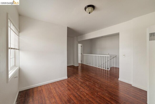 Building Photo - 402 Bissell Ave