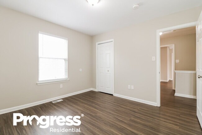 Building Photo - 733 Sage Hill Dr