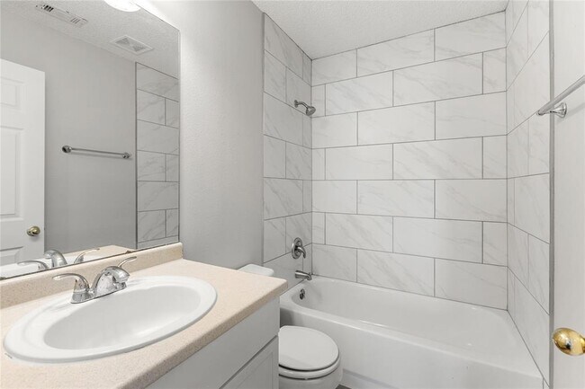 Building Photo - 108 Gm Ln