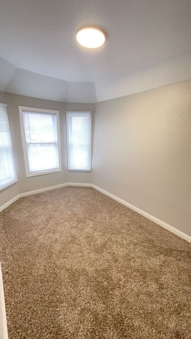 Building Photo - Spacious Newly Renovated 4 Bed 2 Full Bath Home Located Near Downtown!