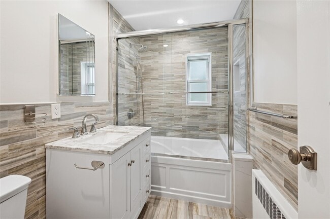 Building Photo - 119 Soundview Ave